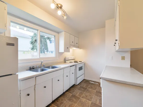 122 Street NW, Edmonton, AB T5X 0G8