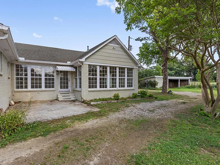 8280 Highway 196 — Photo 34