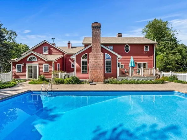 5 Bourbeau Ter, Newburyport, MA 01950
