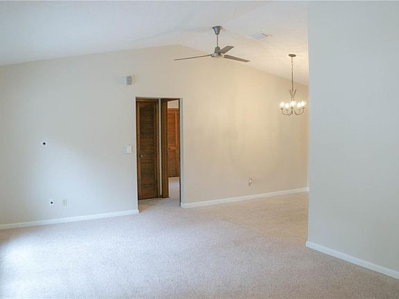 4th image of 23851 Forest View Dr