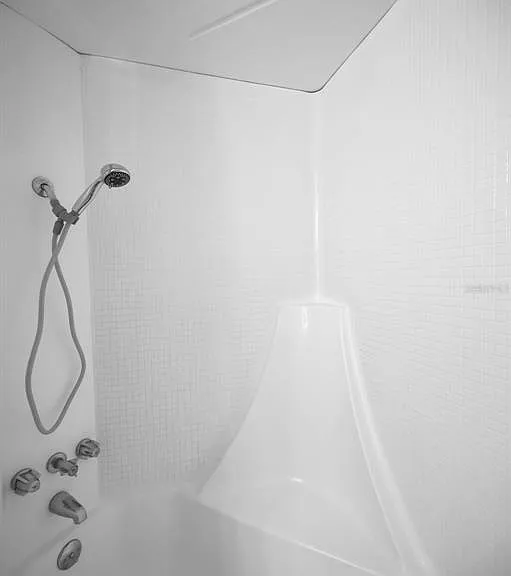 1000 Crane Ct — Photo 32