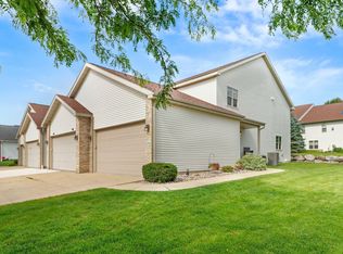 2914 Kentville Dr, Sun Prairie, WI 53590