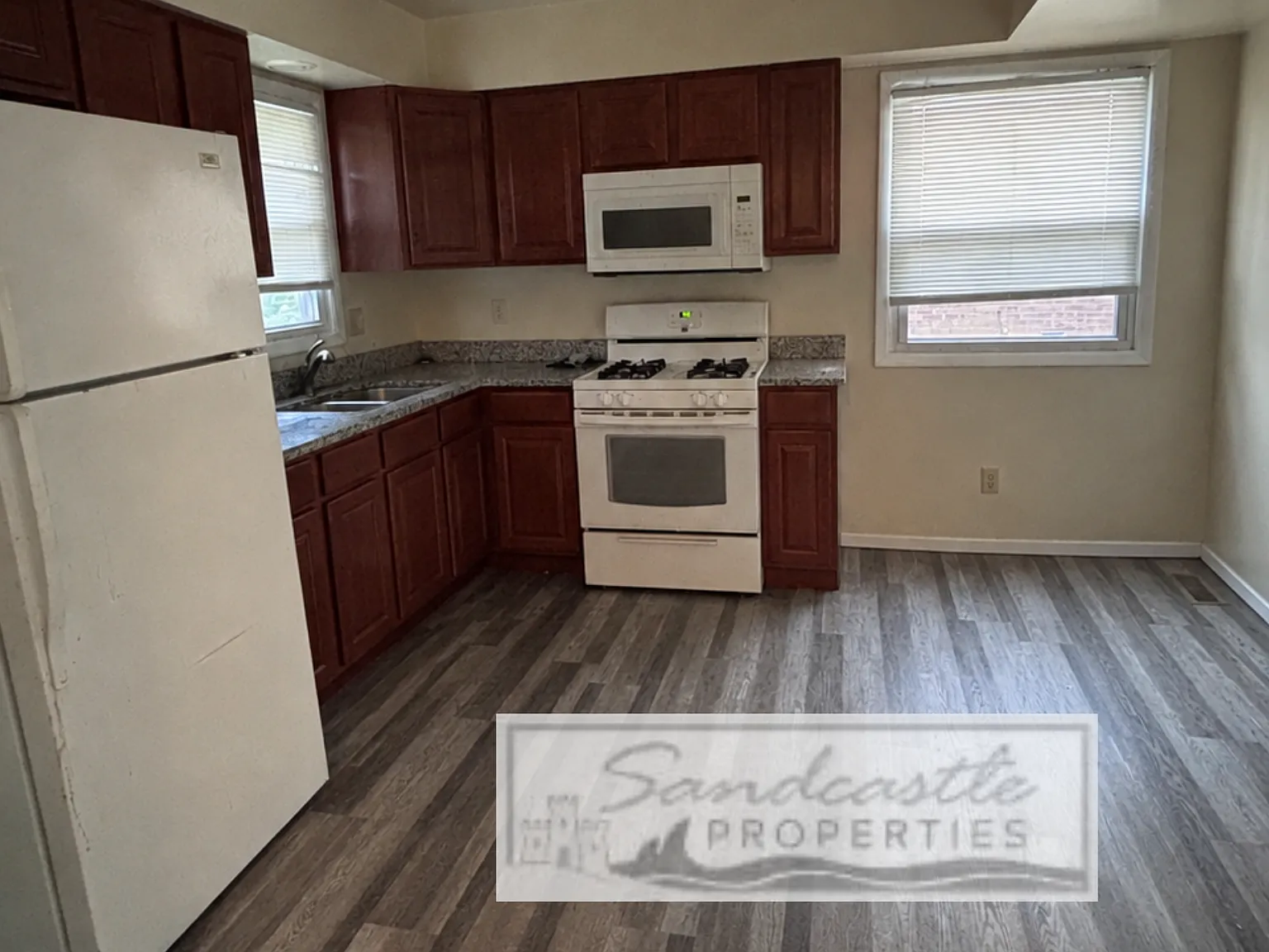 2 bed, 1.5 bath, 1100 sqft, $1,350 — Photo 3