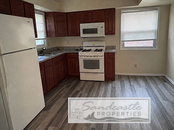 3rd image of 1847 Adams St