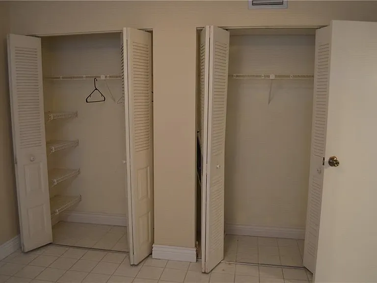 1005 Country Club Dr #303 — Photo 13