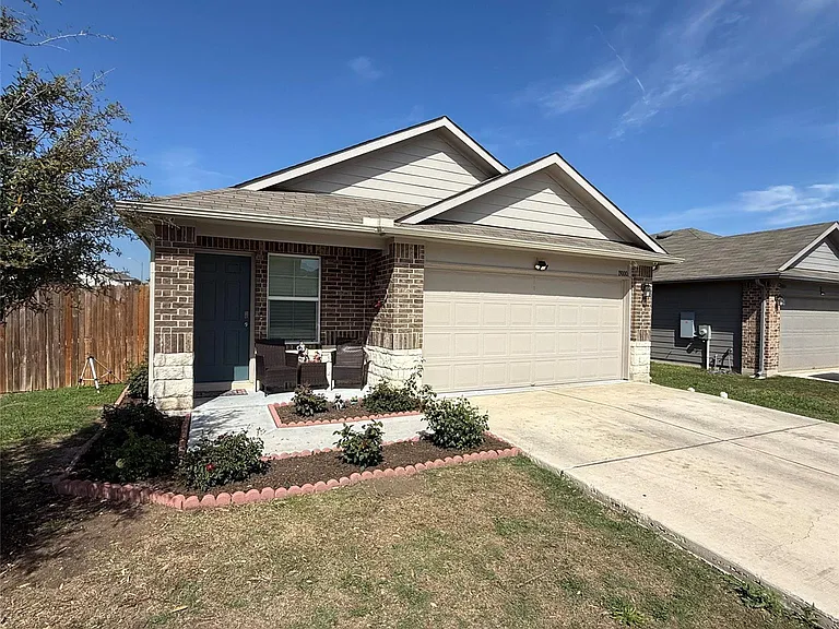 19000 Romano Dr — Photo 4