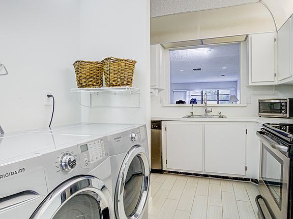 4th image of 5640 Queen Palm Ct APT A