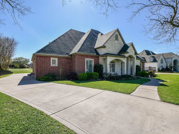 5427 Weston Dr, Weston Lakes, TX 77441