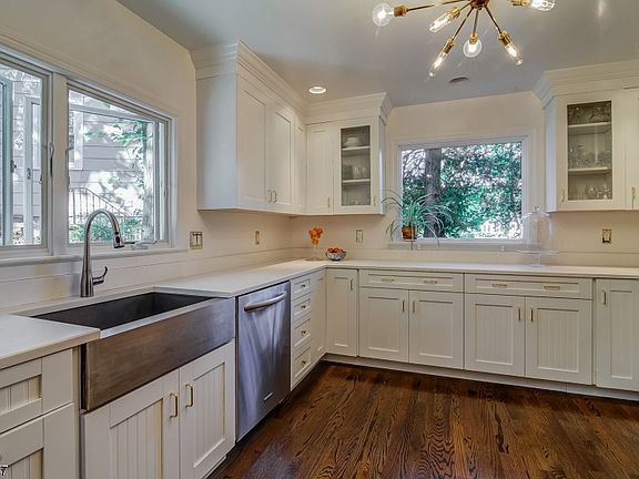 3rd image of 491 So Orange Ave