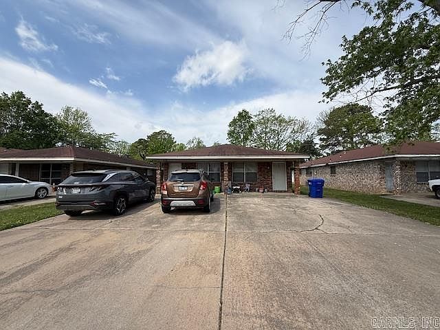 2nd image of 609-611 4th Ave