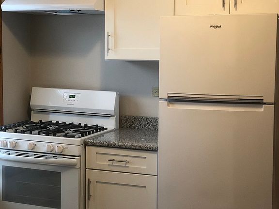 5th image of 3554 N Lockwood Ave #2N
