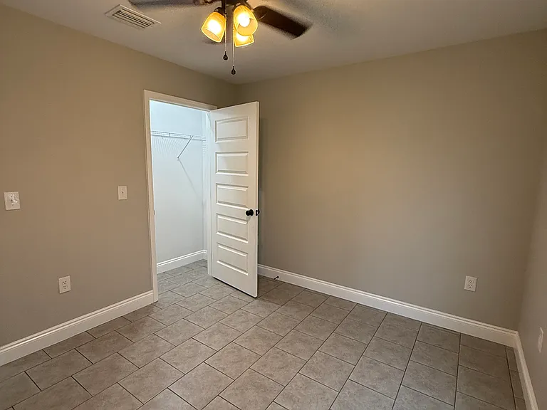 24696 Chestnut St #1 — Photo 8