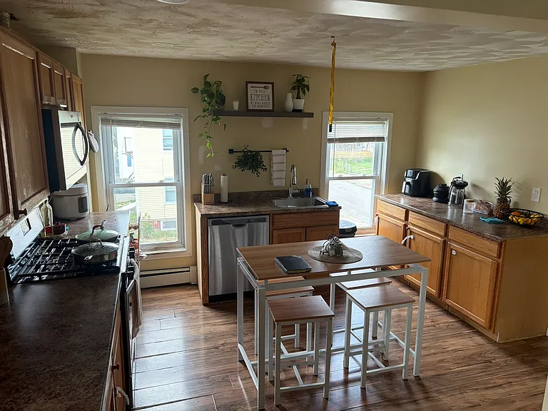 12 Burke St #2 — Photo 6