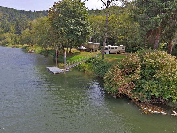 2nd image of 8040 S Siletz River Dr