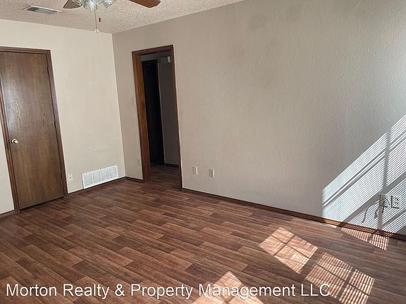 5th image of 3211 Eastridge Dr