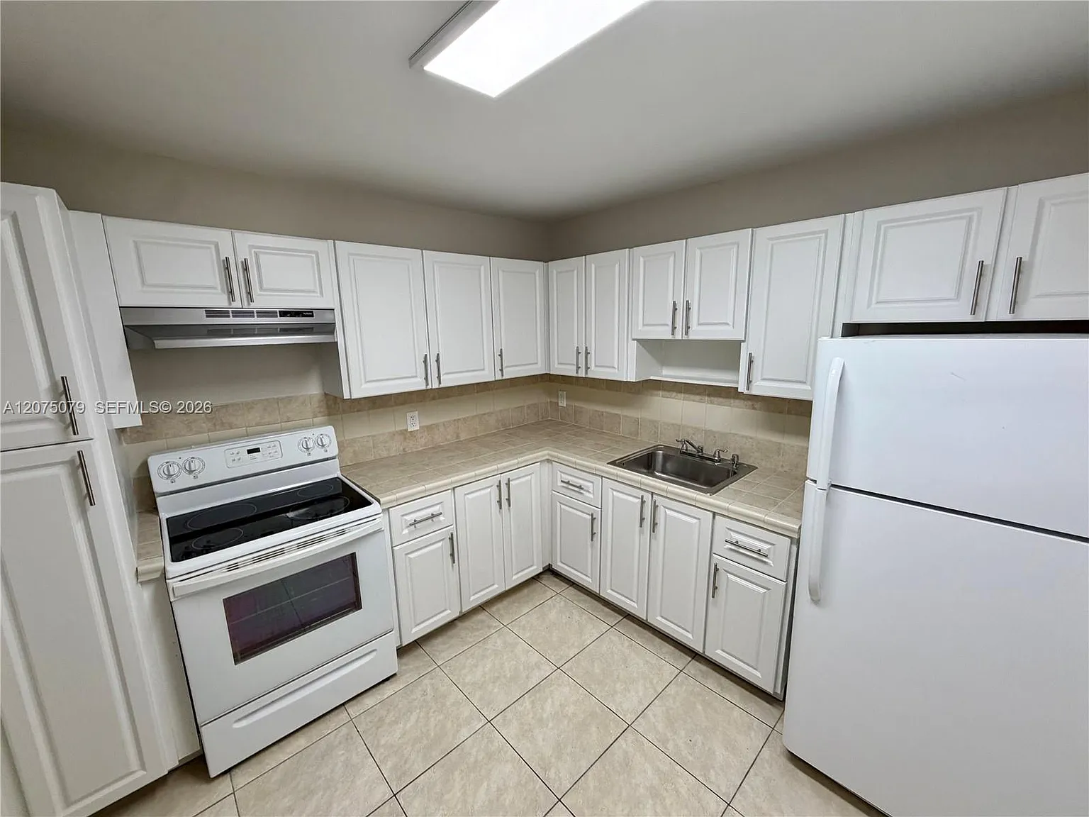 Crestview Towers Condo — Photo 4