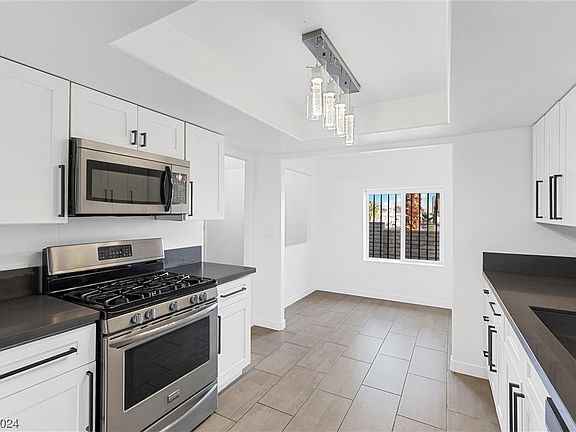 2nd image of 3139 Arville St