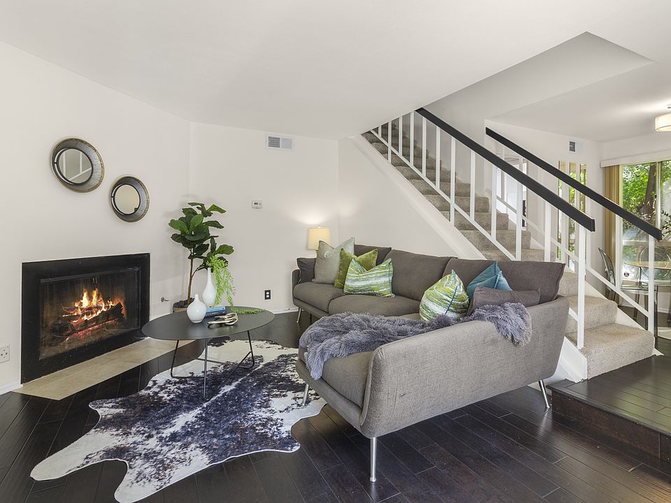 1st image of 18411 Hatteras St #121.5