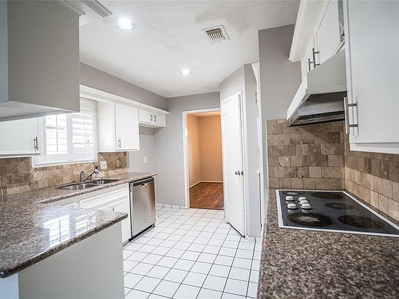 2nd image of 2811 N Blue Meadow Cir