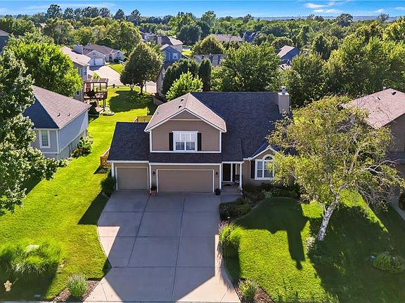 4th image of 5528 NE Scenic Dr