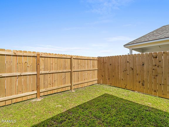 3rd image of 103 Foxglove Ln