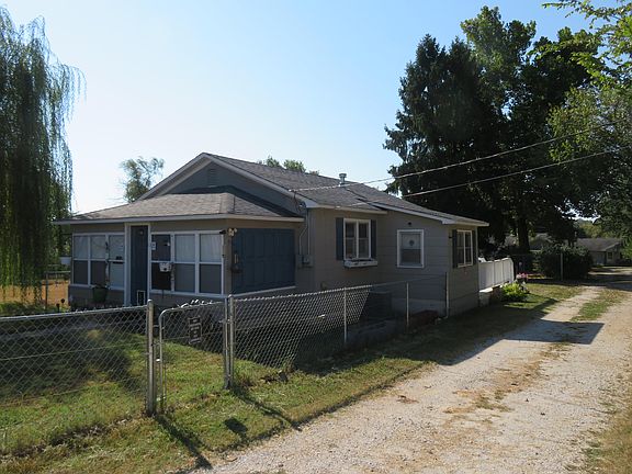 4th image of 200 E Lee Street