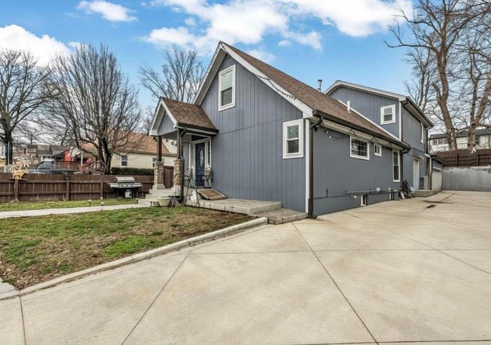 1st image of 305 N 32nd St