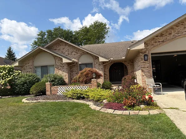 46257 Snowbird Dr, Macomb, MI 48044