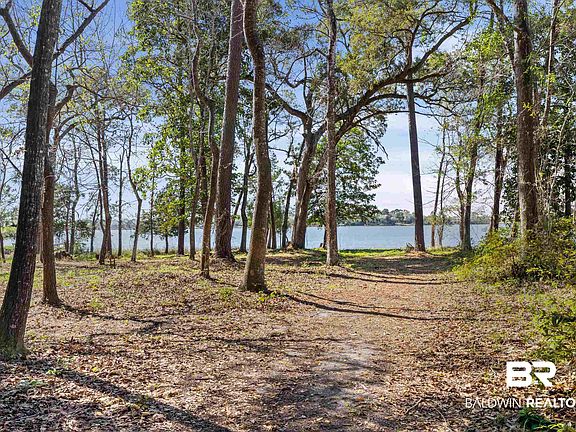 4th image of River Forest Dr