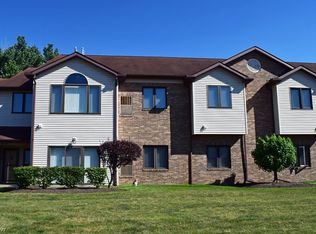 7281 Village Dr, Mentor, OH 44060