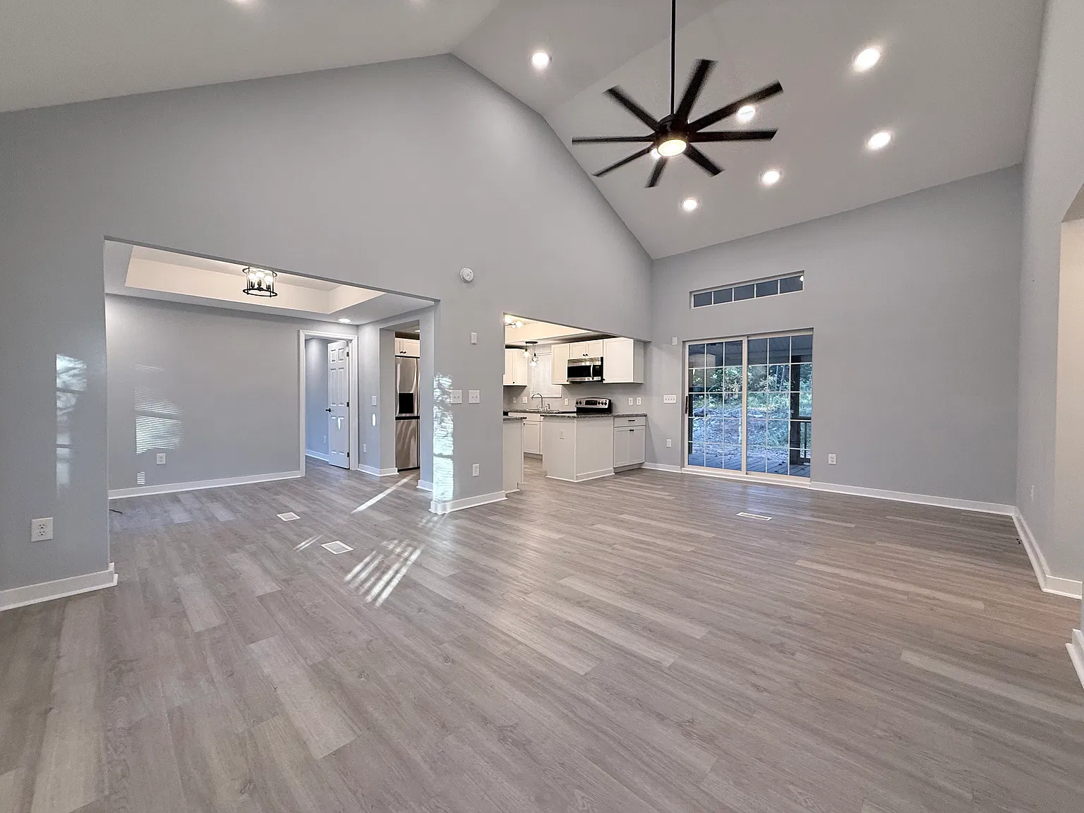 3 bed, 1192 sqft, $1,600 — Photo 3