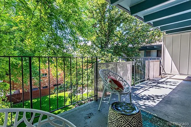 2 bed, 766 sqft, $1,690 — Photo 1