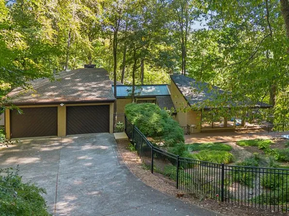 114 River Park Dr, Sandy Springs, GA 30328