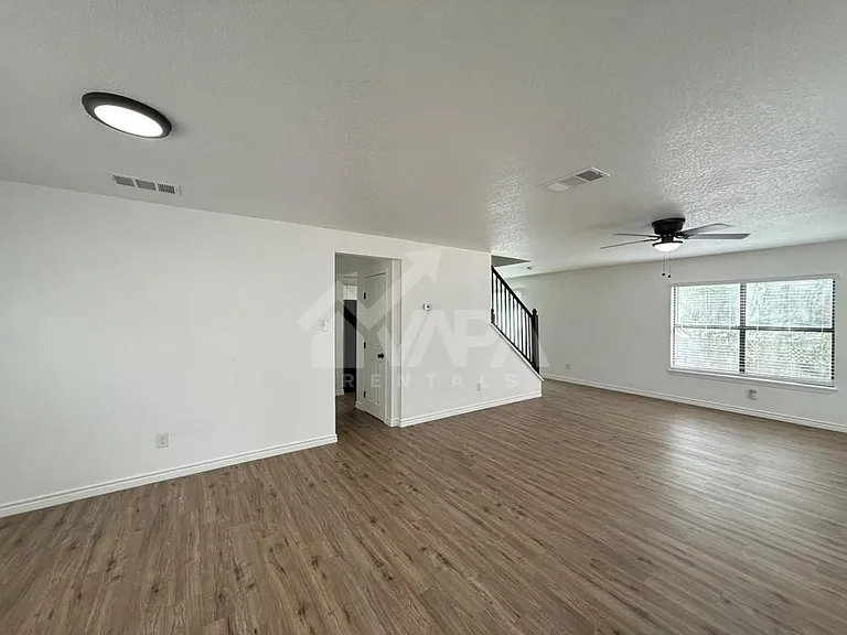 817 Meadow Br — Photo 7