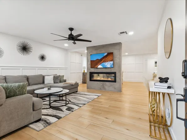 8144 E Clarendon Ave, Scottsdale, AZ 85251