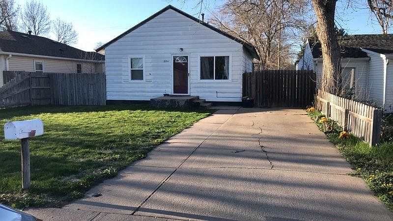 1st image of 2711 W 2nd St