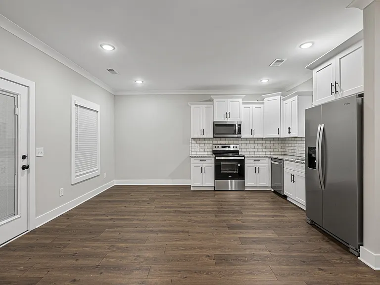 2624 S Main St — Photo 16