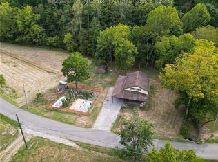 886 Harveys Creek Rd, Hamlin, WV 25523