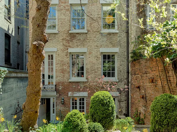 211 West 11th Street image 1 of 21