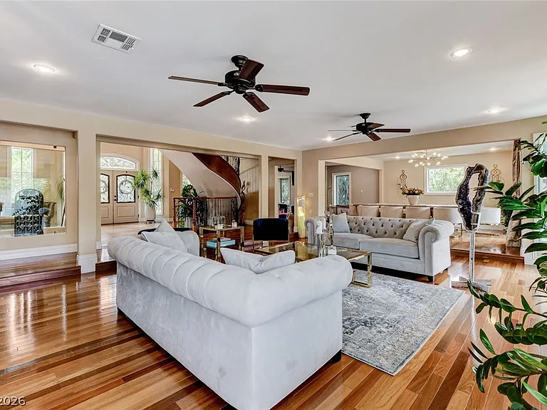 7001 Alamitos Cir — Photo 9