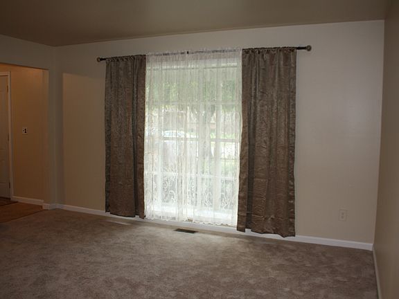 4th image of 1616 Crimson Dr