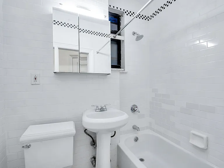 1378 York Ave #3B — Photo 6