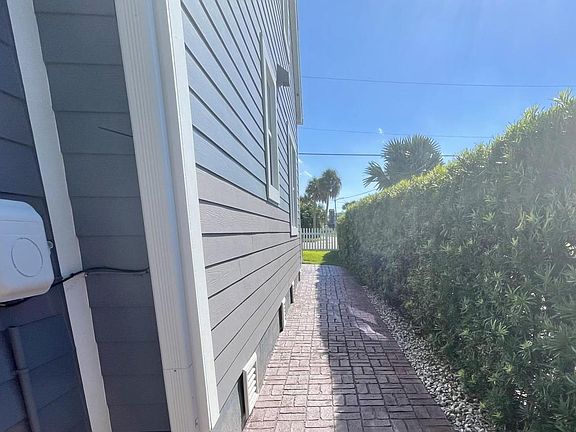 4th image of 505 Silver Beach Ave