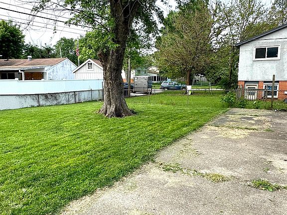 4th image of 5025 Botsford Dr