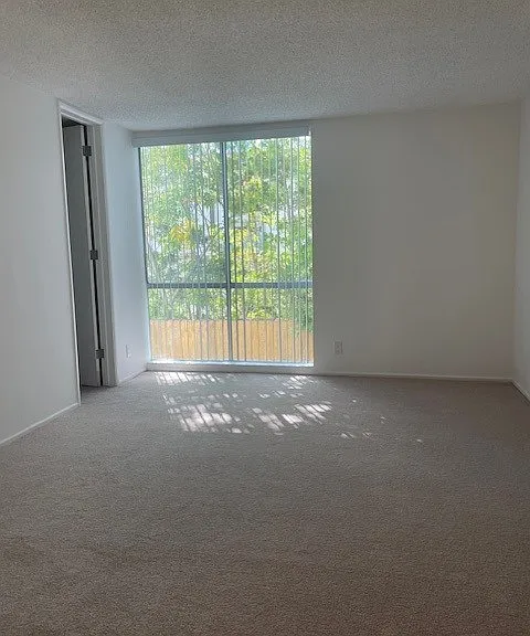 125 N Barrington Ave — Photo 7