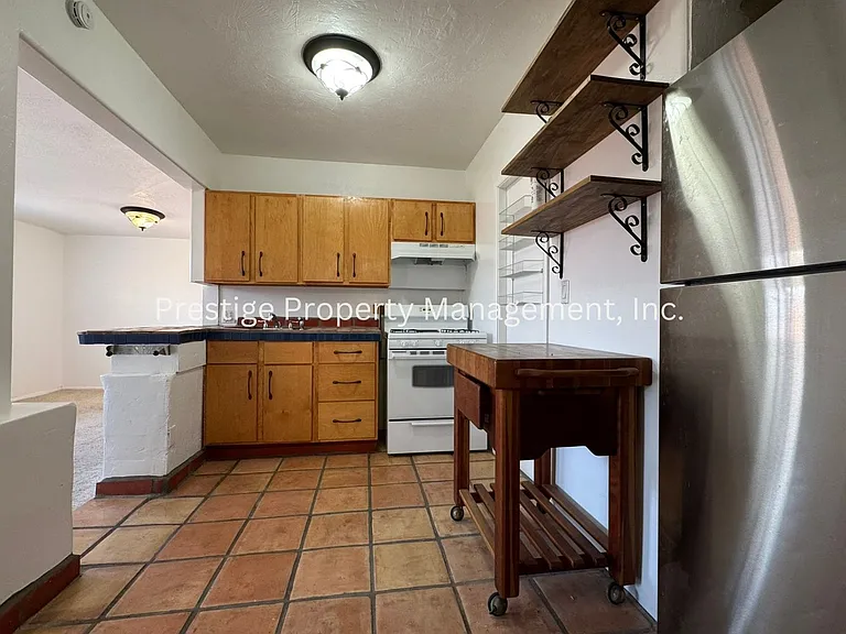 3301 E Flower St — Photo 6