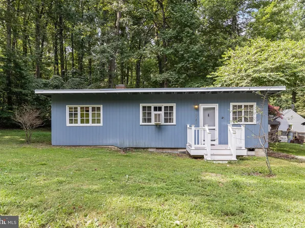 6085 Fir Rd, Saint Leonard, MD 20685