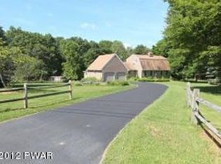 153 Daniels Rd, Hawley, PA 18428