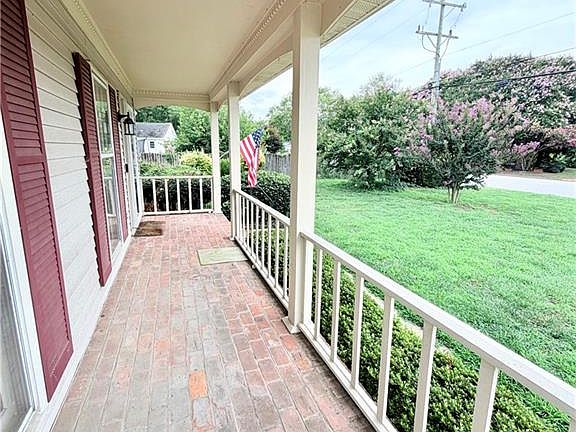 4th image of 14 Browns Neck Rd