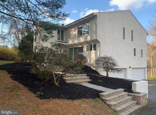 611 Thompson Station Rd, Newark, DE 19711